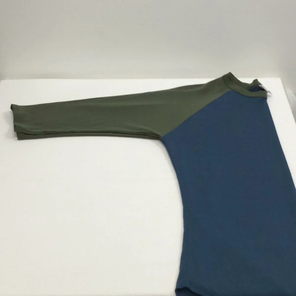 LulaRoe Blue shirt - Picture 2 of 4